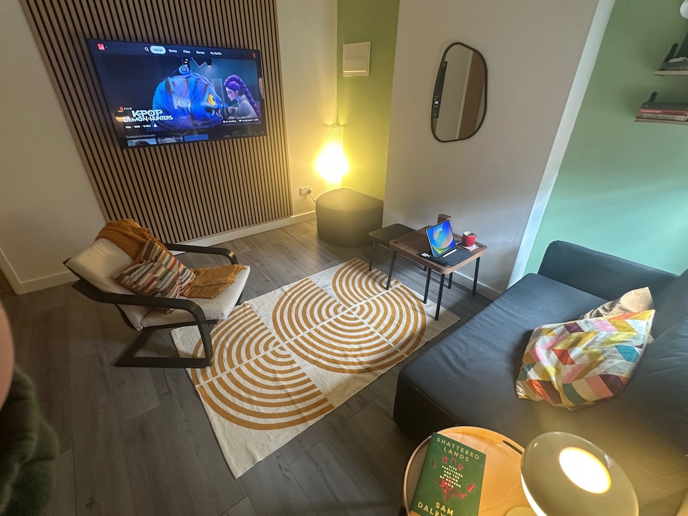 Green Lane 1-bed Apartment - Sleeps 4 & Pets Ok