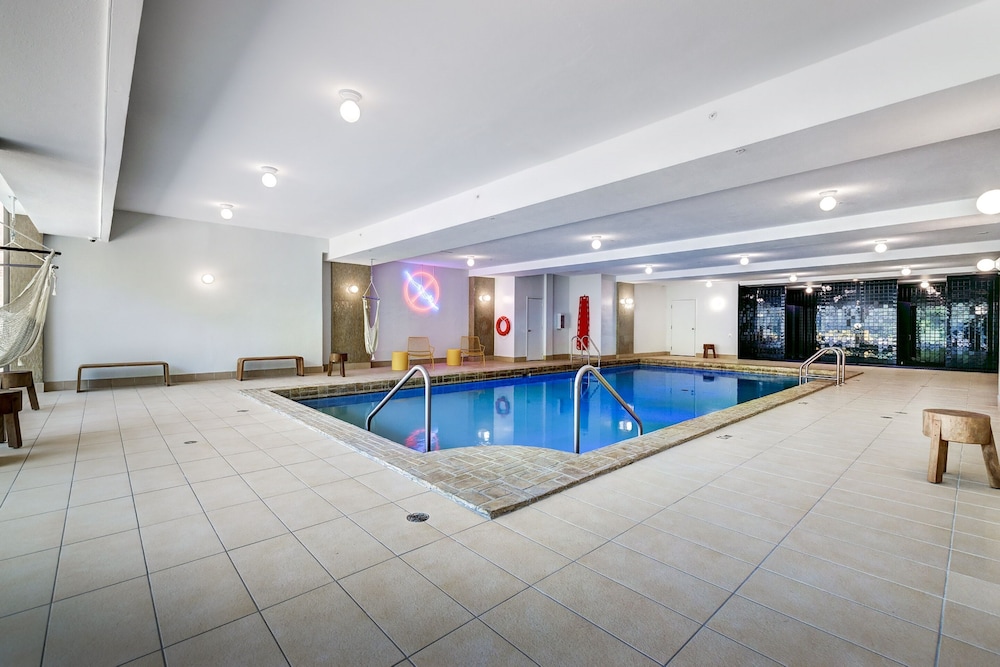 Elegant Studios and Apartments Montreal