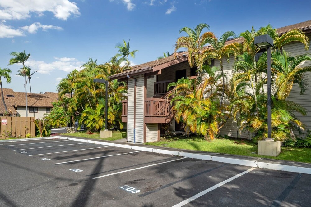 Big Island Lunapule Condos 205b 2 Bedroom Condo