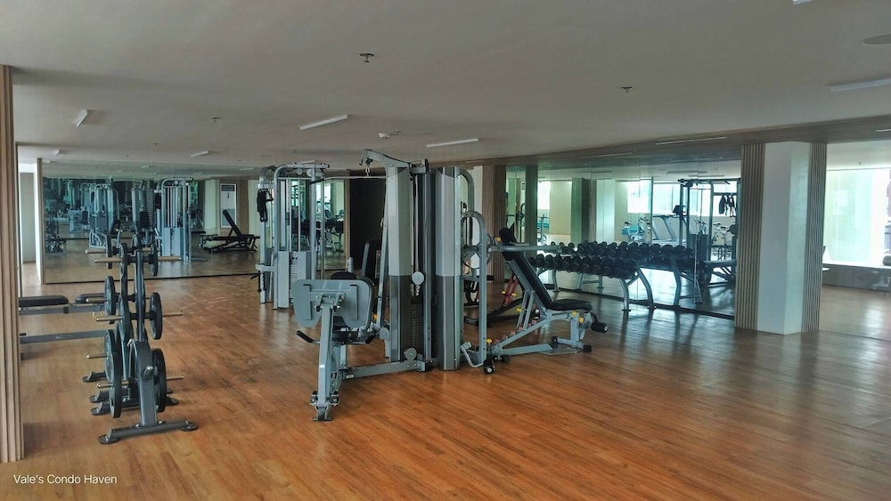 Modern Studio Poolside Balcony Near Mactan Airport