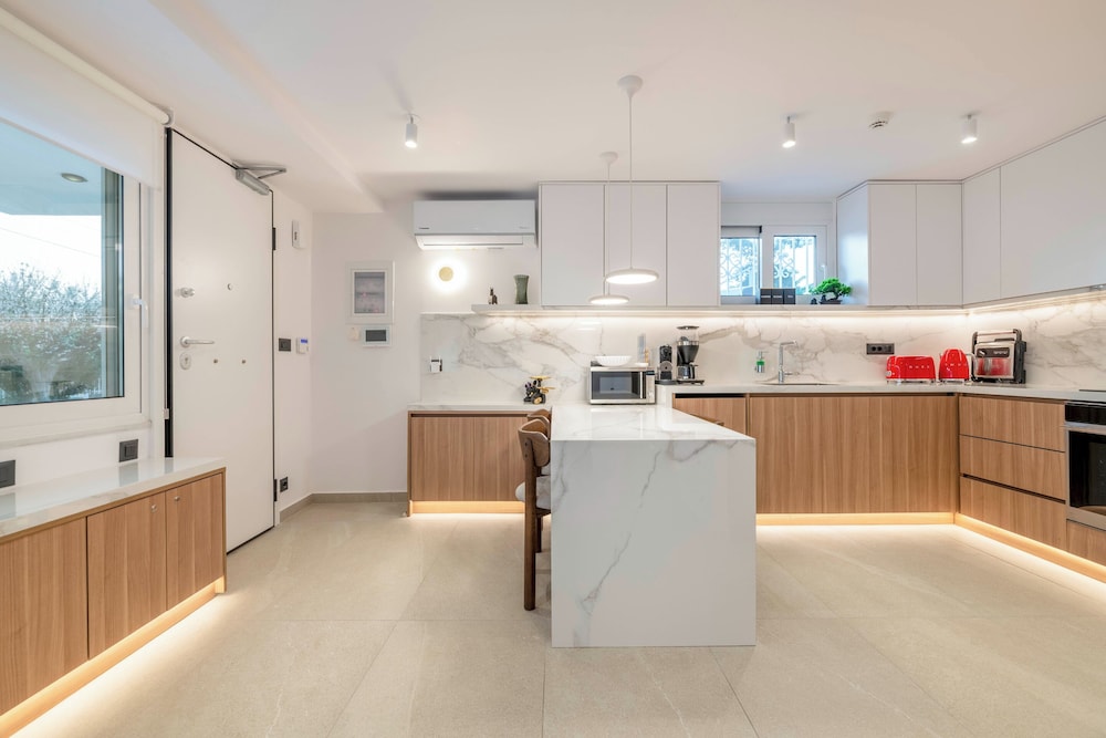 Glyfada Coastside Apartment