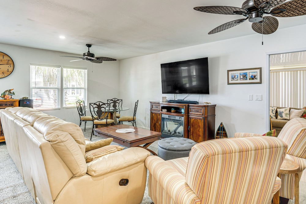 4 Mi to Dtwn Sarasota! Family Home w/ Pool Access