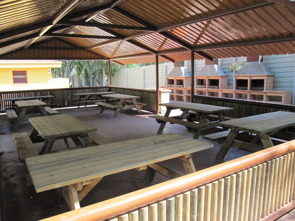 Bungalows Camping Alpha Madrid