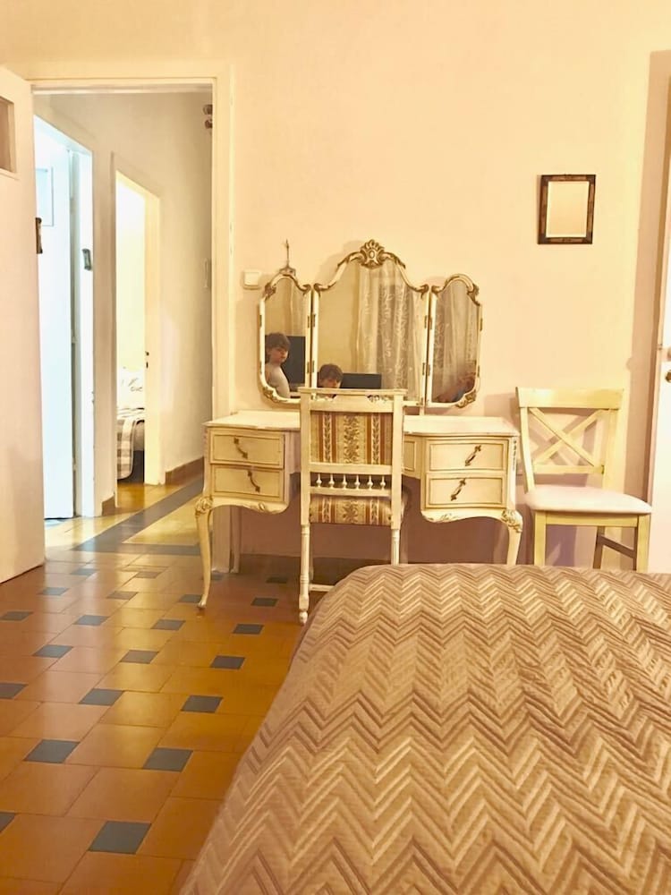 Elena Apartments