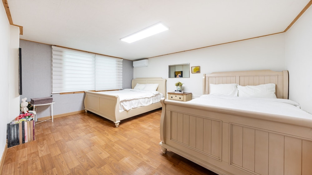 Gapyeong Noksu Valley Pet Group Pension