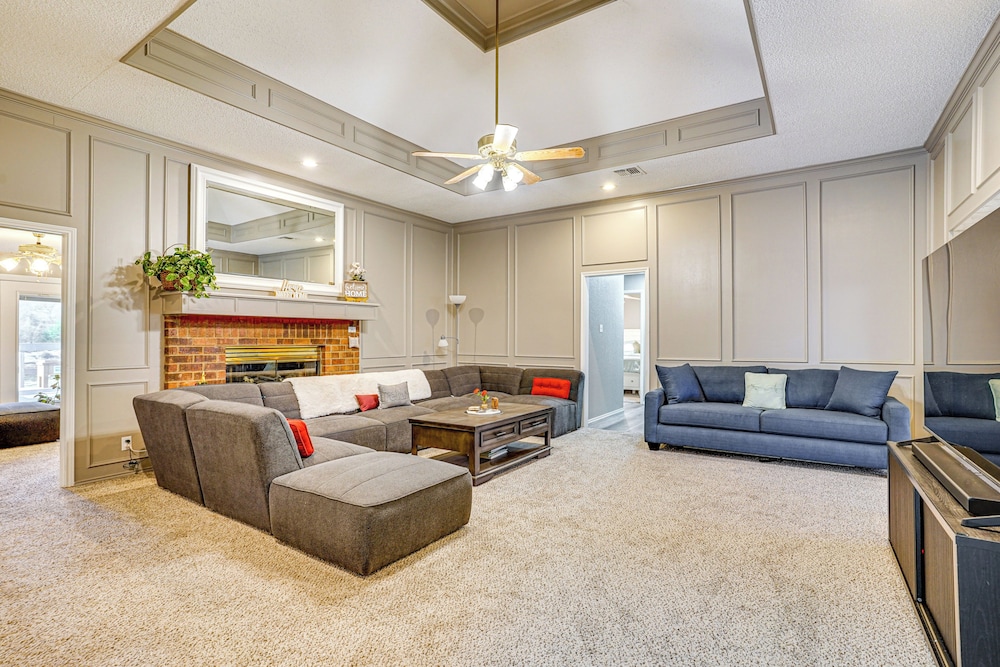 Large Yard, Fire Pit & Games: Grandview Haven!