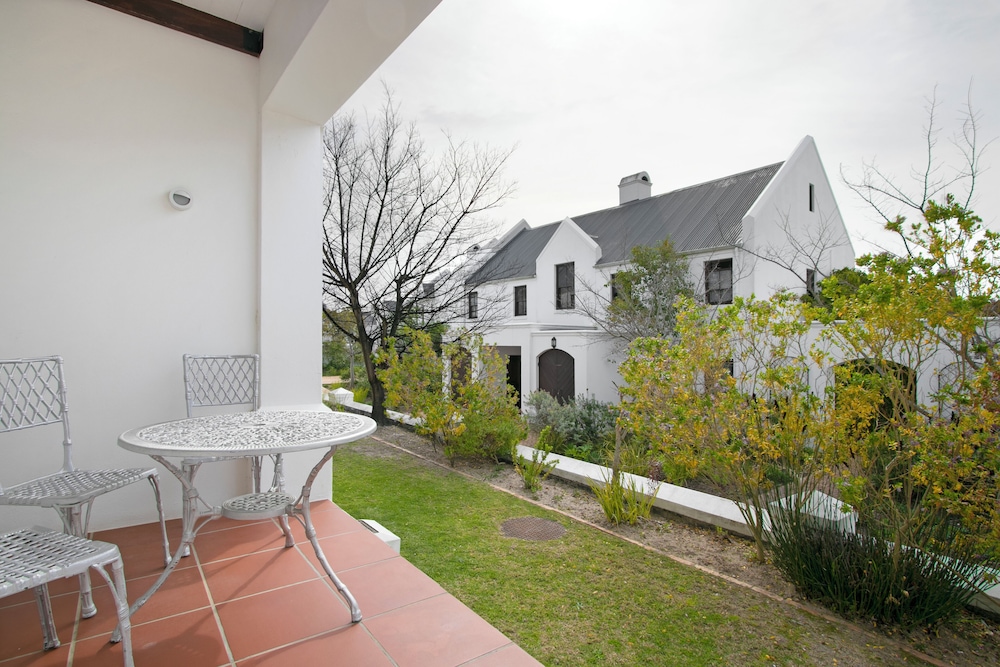Winelands Golf Lodges at De Zalze