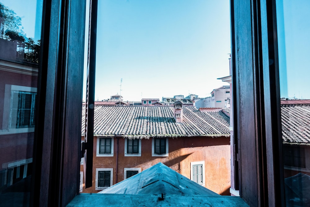 DOMUS in PANTHEON