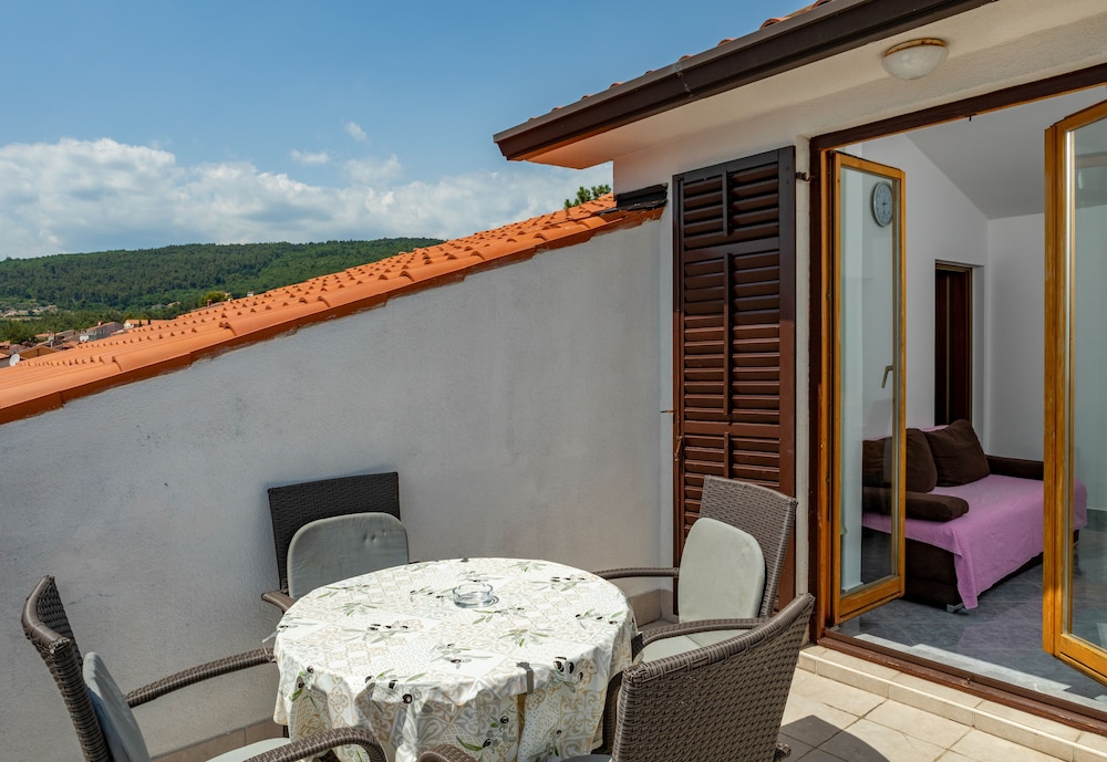 Apartment Josip 828