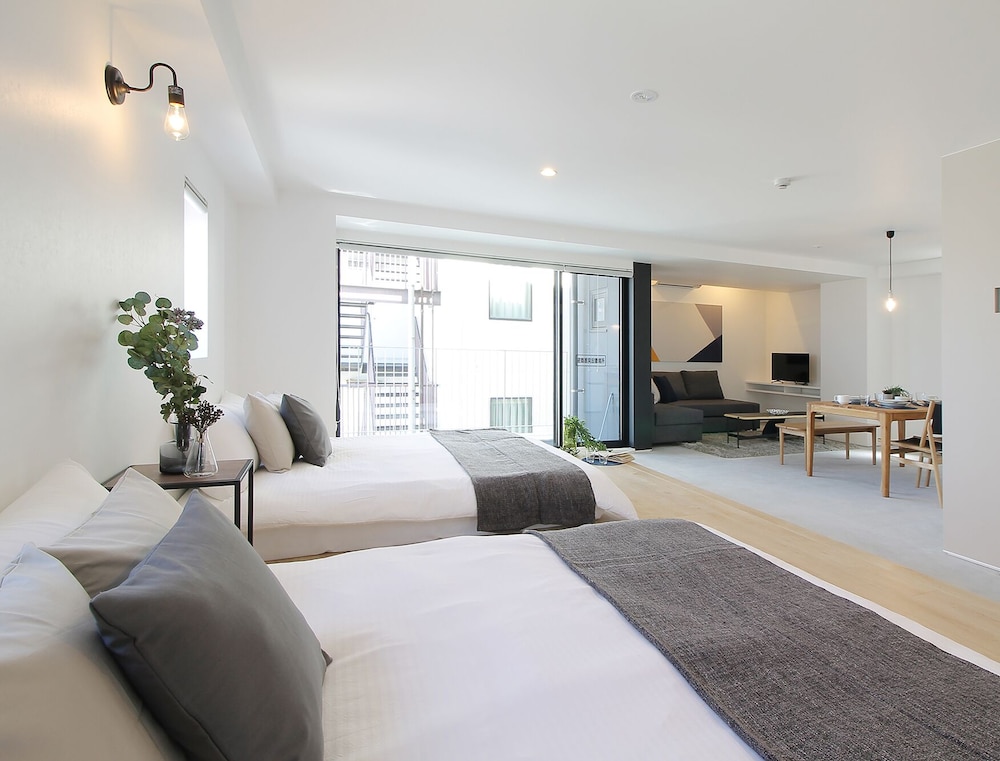 bHotel