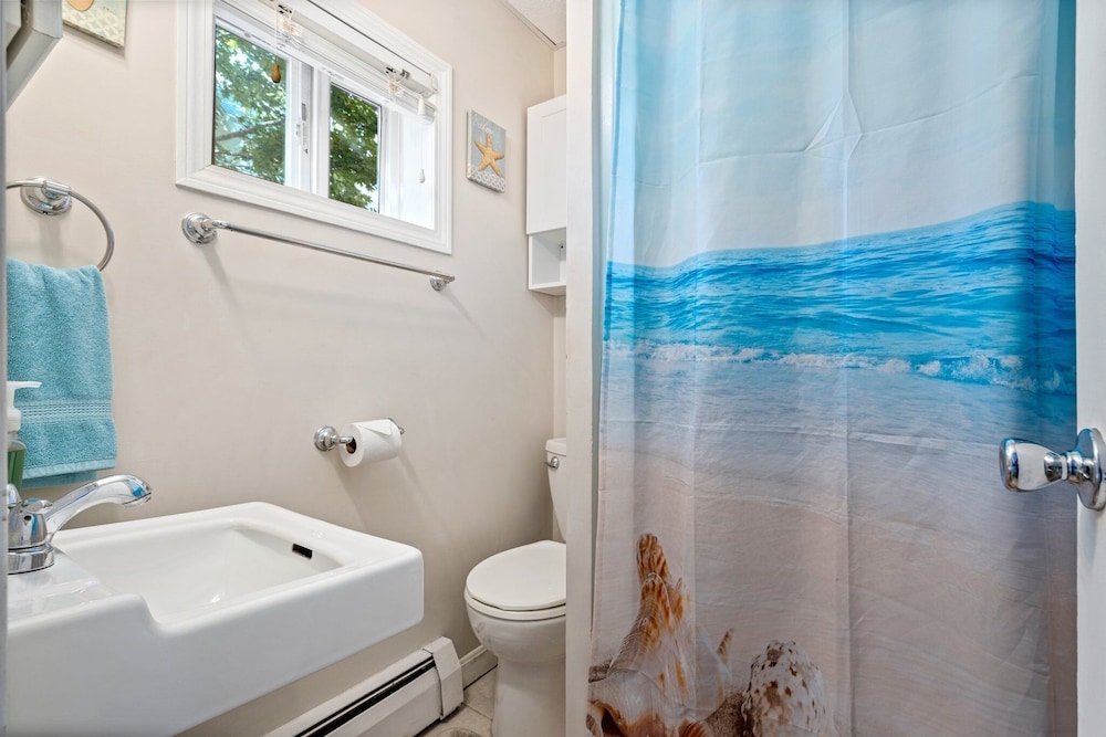 Beachfront Bliss Cozy Studio!