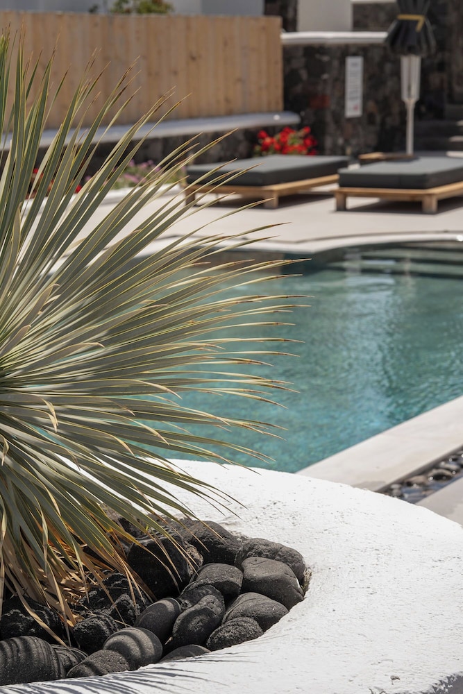 Amor Hideaway Villas