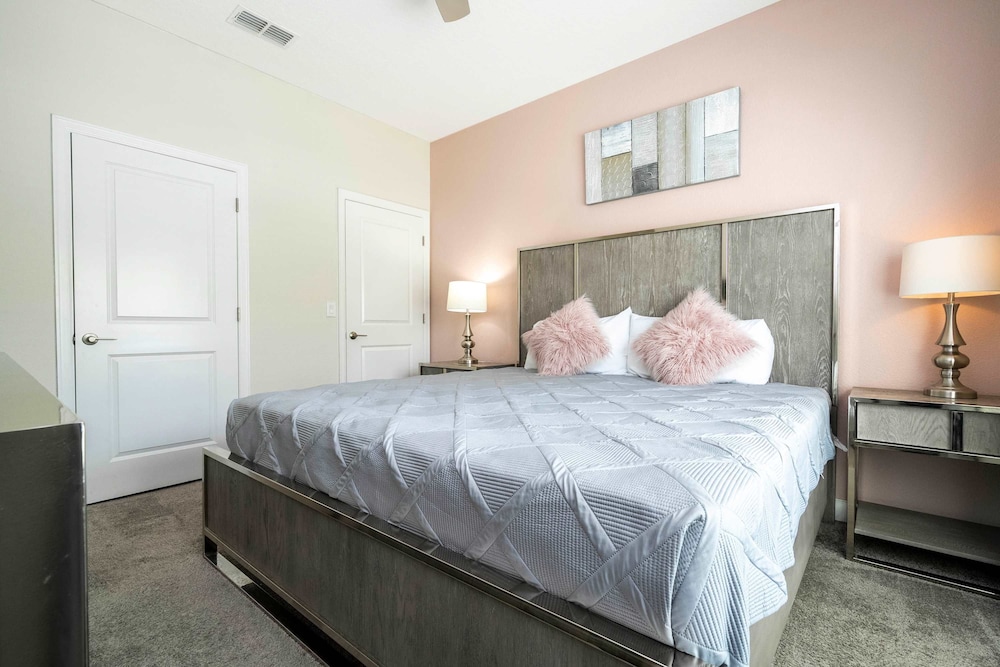 Storey Lake Home Mickey Minions Beds Sleeps 12