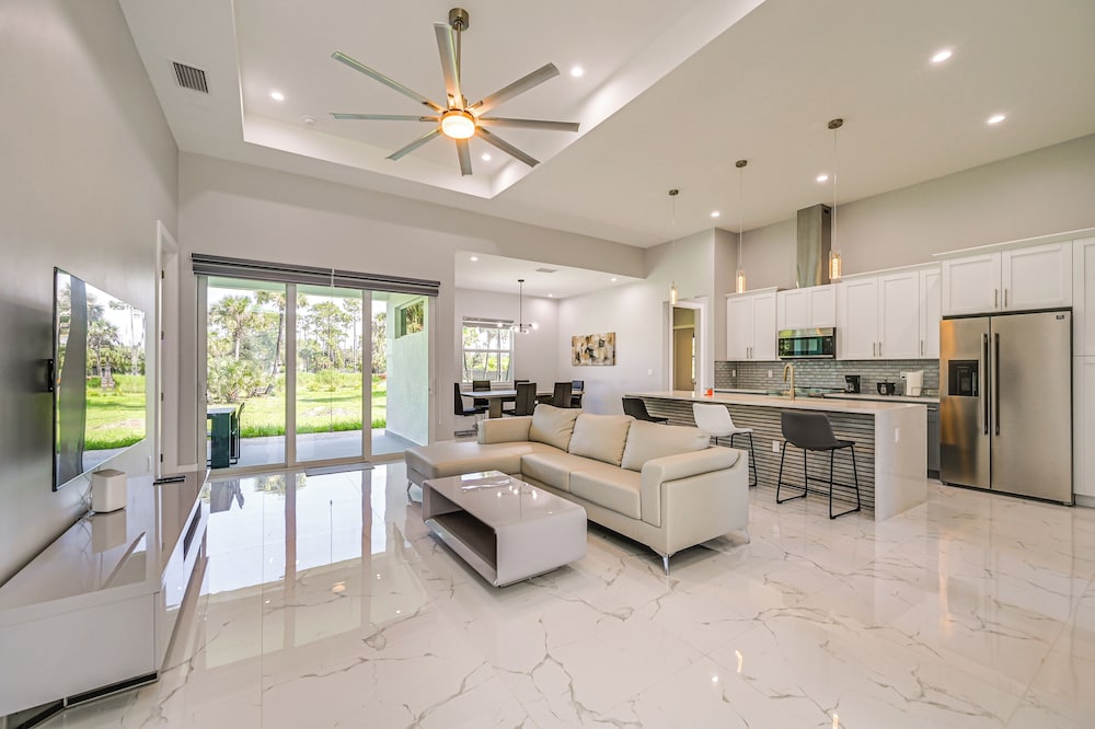 Pets Welcome - Home on 2.5 Acres in Naples!