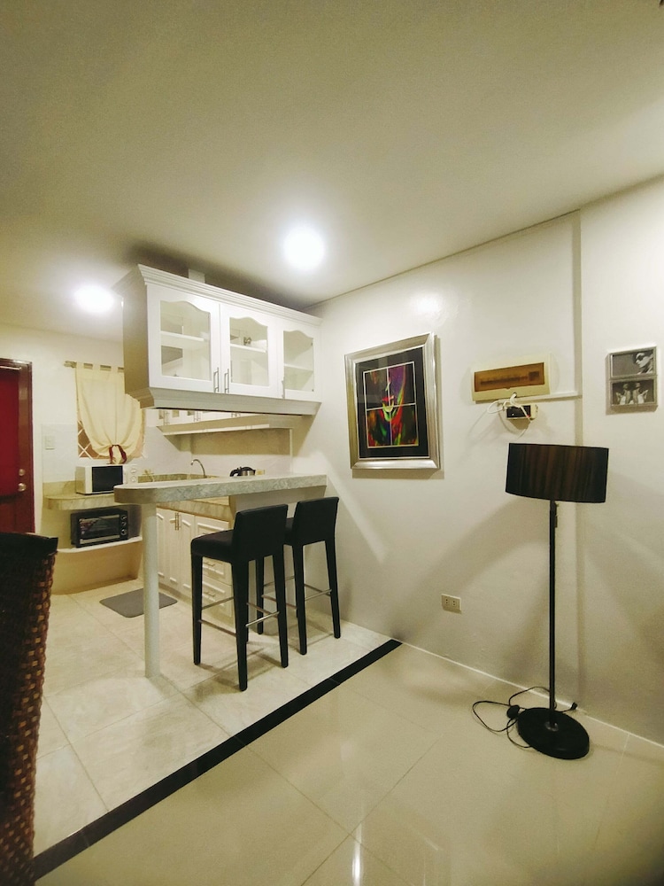 Kandi Suites 2BR with private Jacuzzi