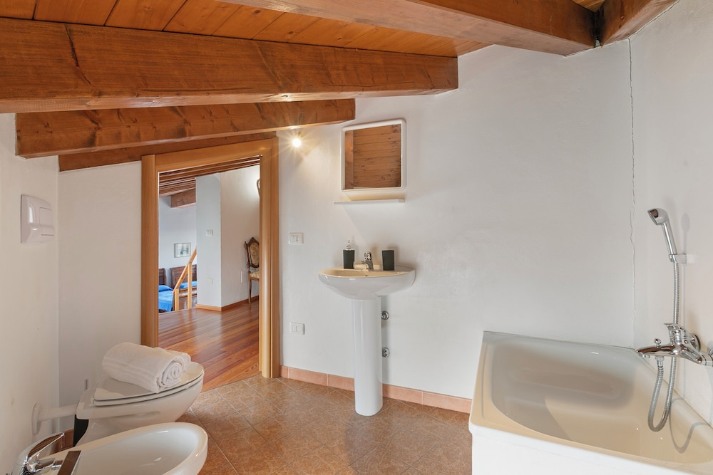 Teseo House - Lake View