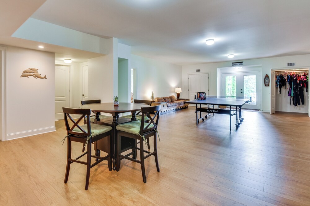 Home on Lake Lanier w/ Dock & Water Views