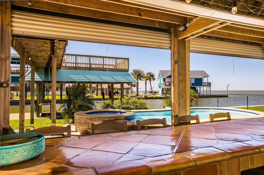 Margaritaville on the Bay by Ryson Vacation Rentals