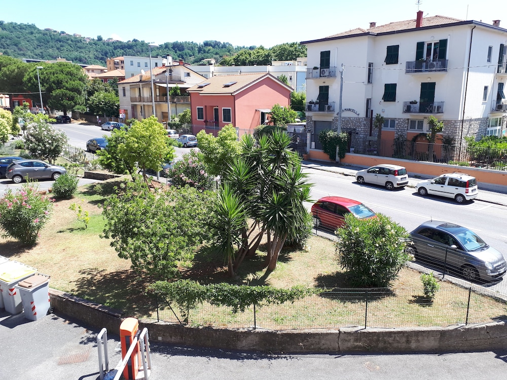 Cà Rossi City House