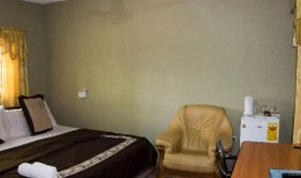 Photo 6