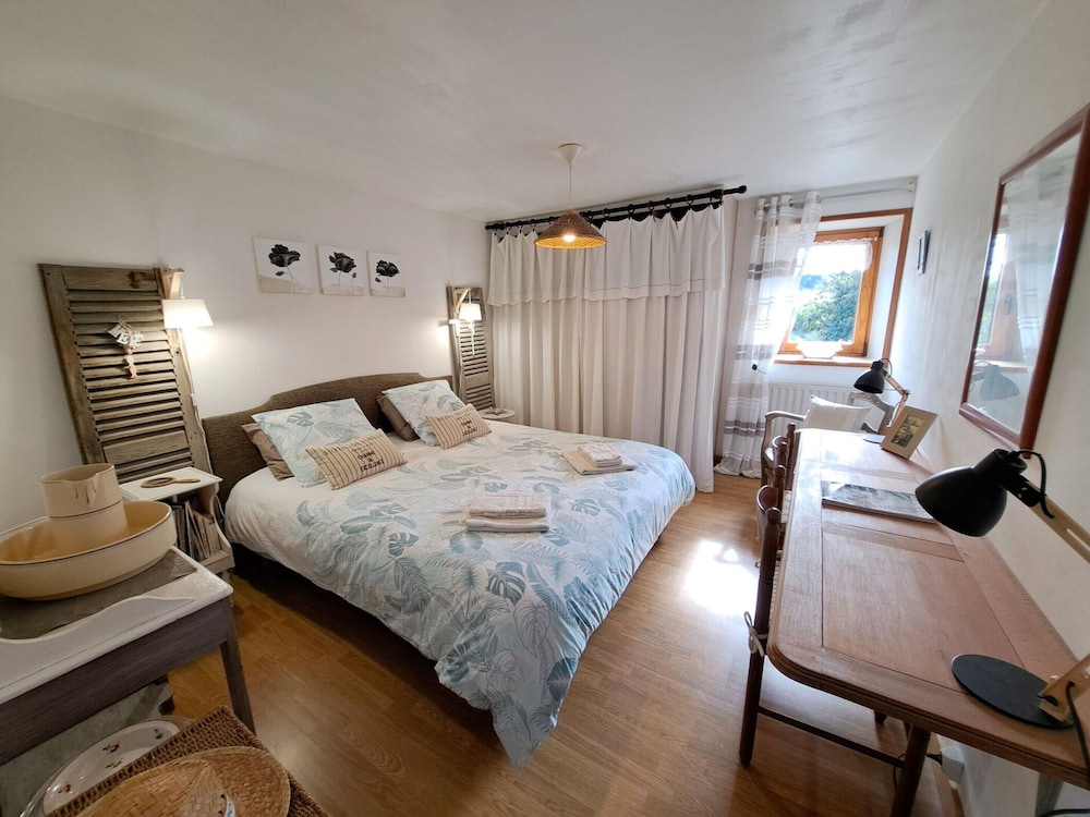 Holiday Home, Plounevez-lochrist view 2