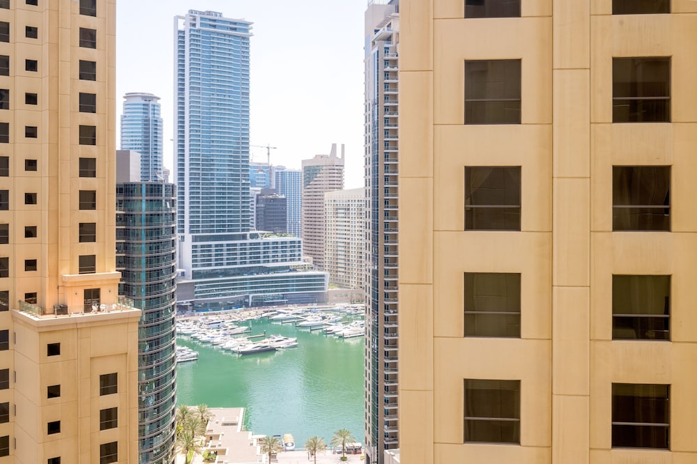 Luxury JBR - 2BR - Free Beach Resorts Access!