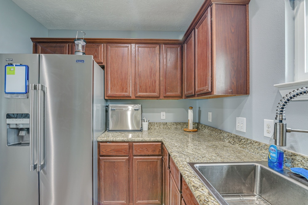 Private Home on Lagoon w/ Views in Hitchcock!