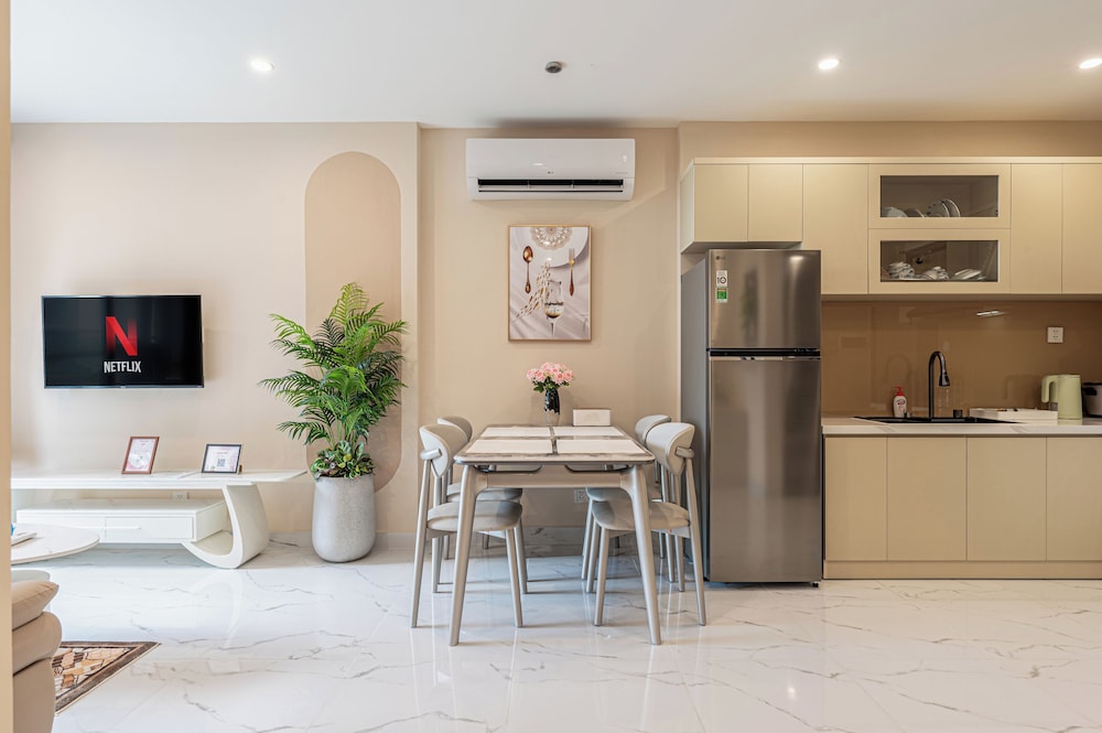 LA Nest 1BR River View Near Vincom