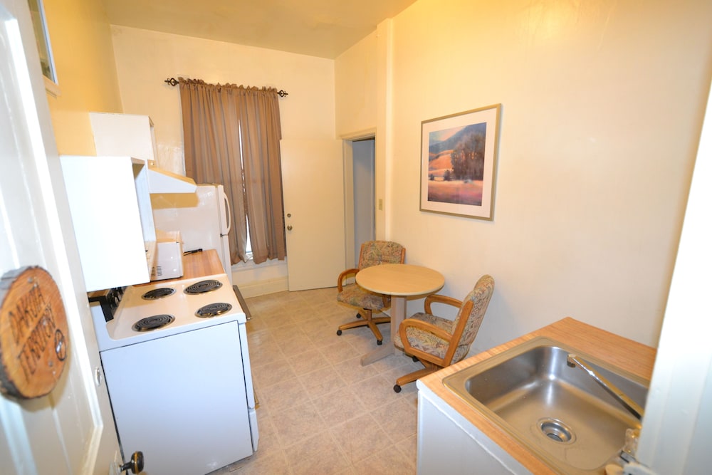 Perfect Stay Inn & Suites