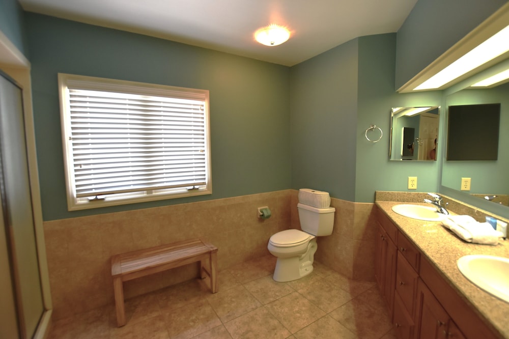2 Bedrooms at Brigantine Quarters 270