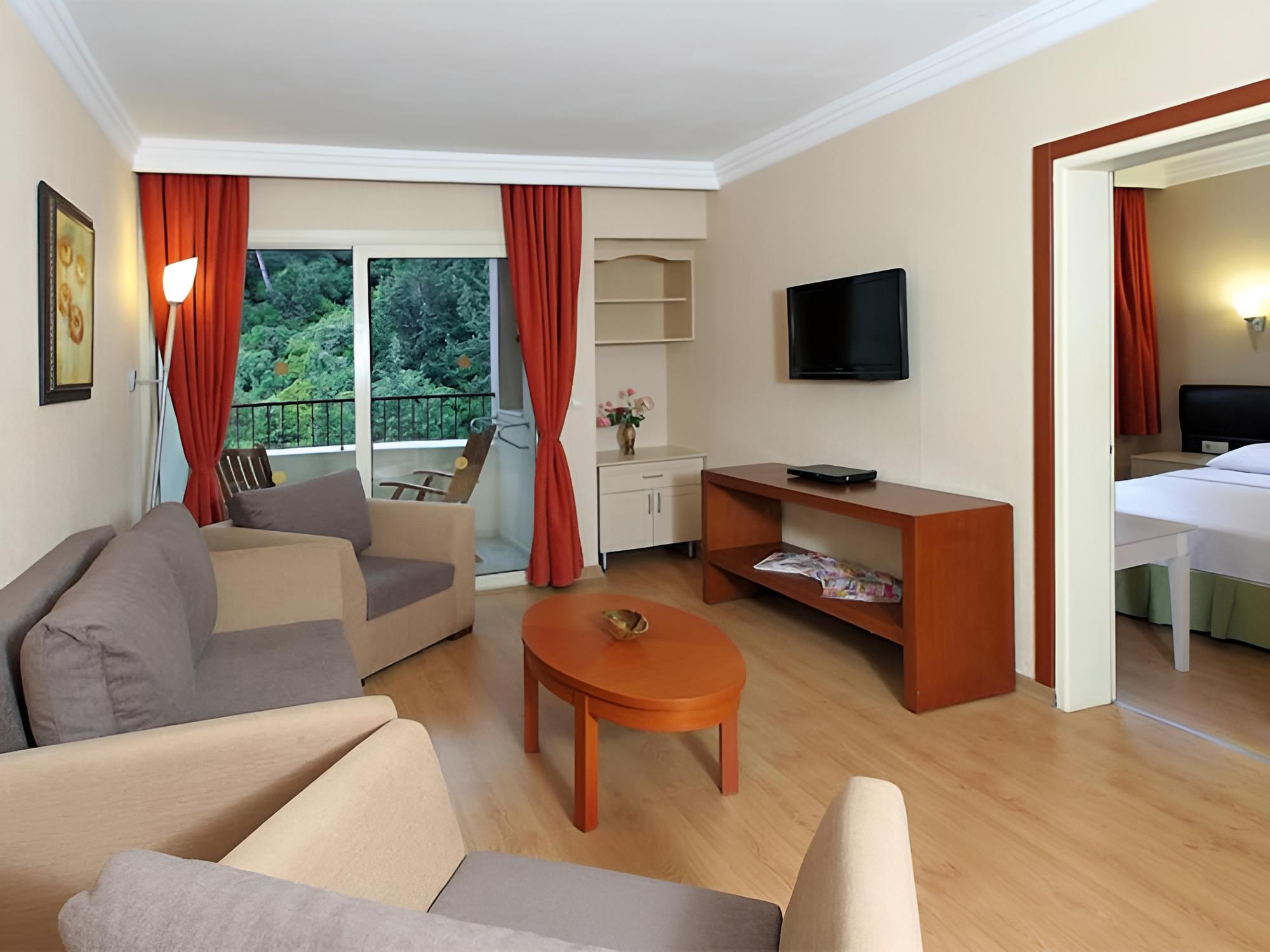 Julian Forest Suites- All Inclusive view 4