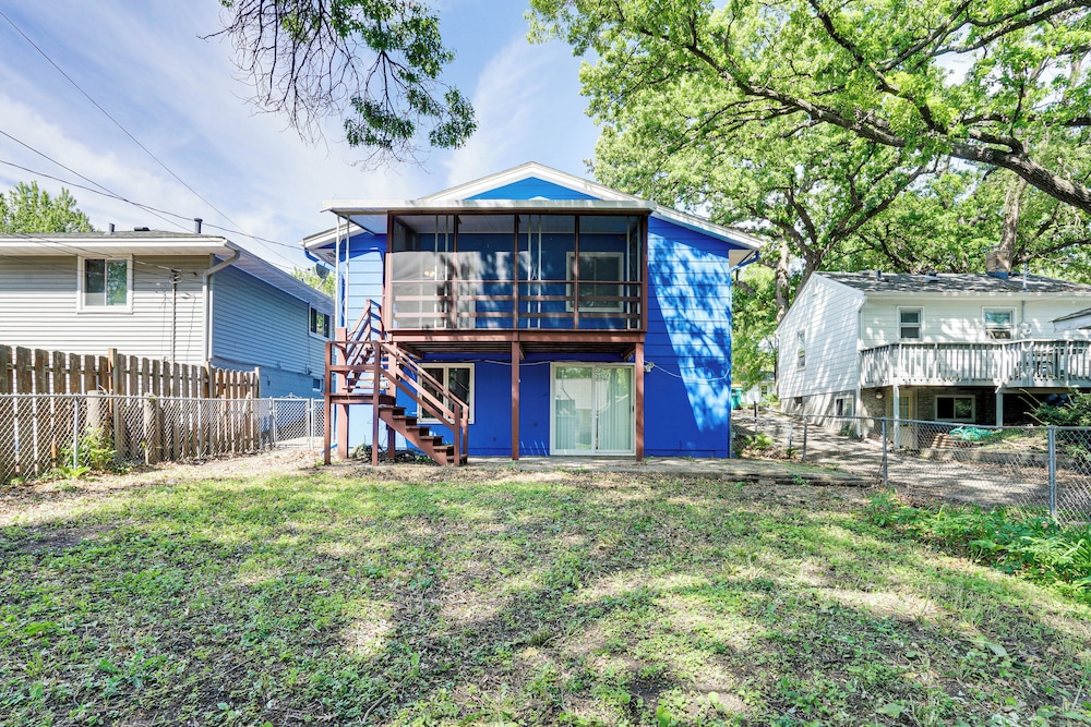 8 Mi to Central Minneapolis: Modern Home w/ Yard