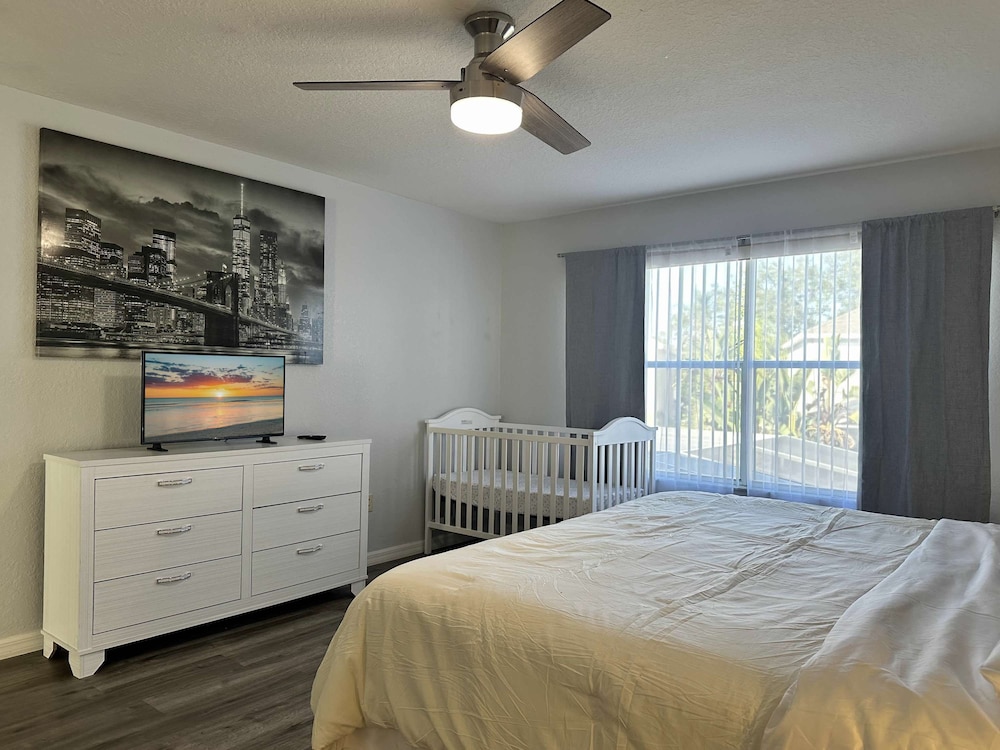 Family Villa 5 Bedroom Near Disney World
