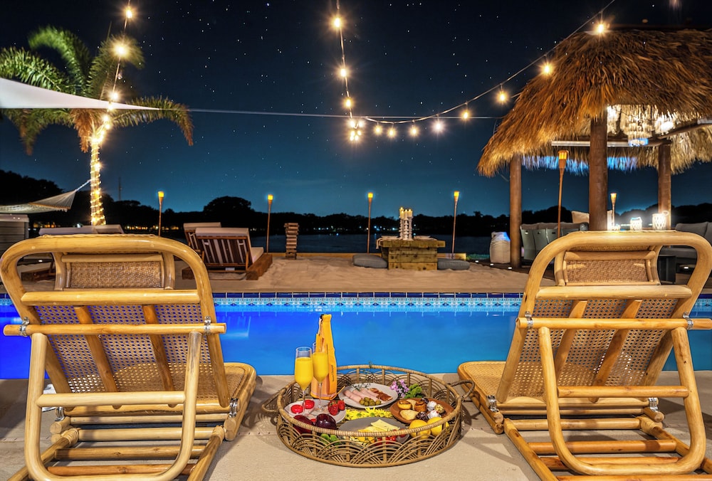 Palm Beach Paradise | Villa w/ Beach, Pool, Cinema & Tiki