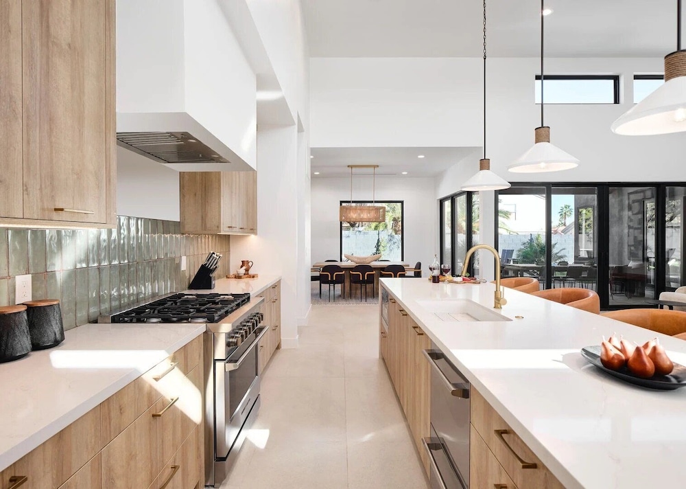 Luxe - Solstice Retreat - Heated Pools - 2 Homes
