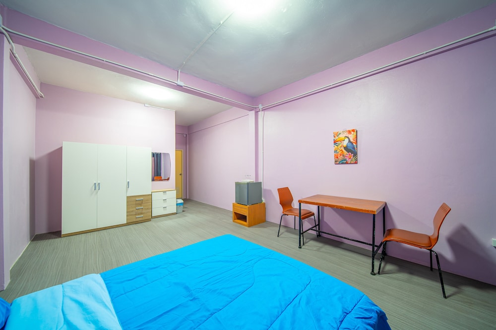 UrbanNest Hostel