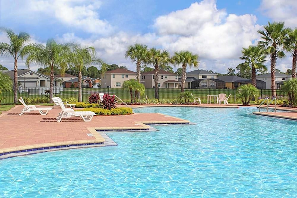 Upstay: Crystal Cove Resort Villa w/ Pool & Games