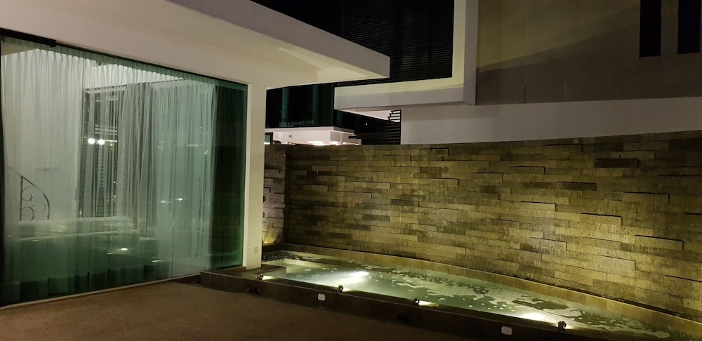 Hermitage Boutique House