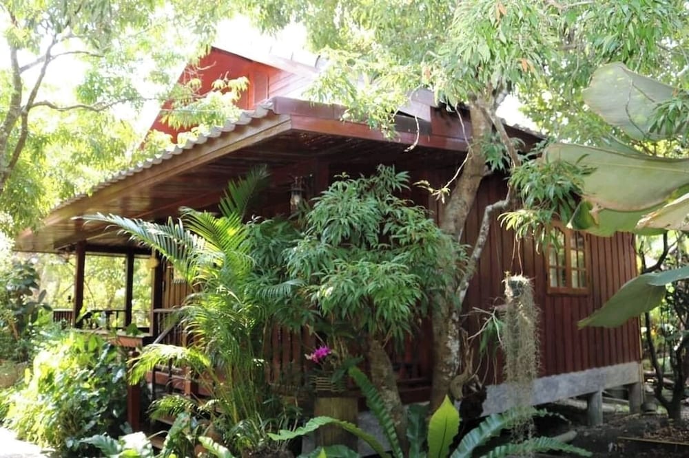 Baansuanlynjee Maeklong Resort