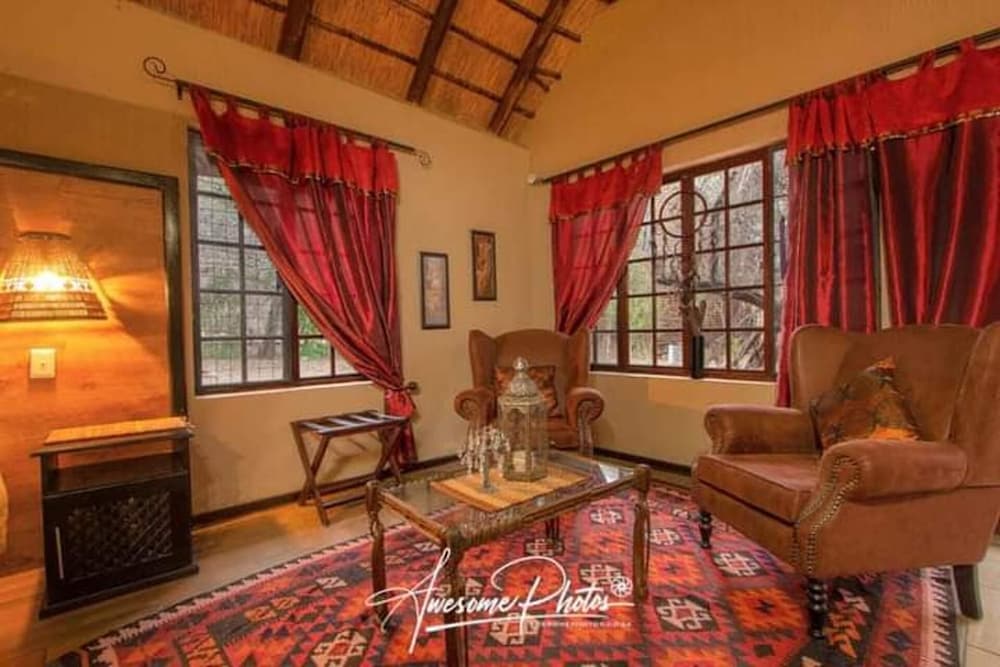 Villa - Sleeps 10 - Pool - Patio - Housekeeping