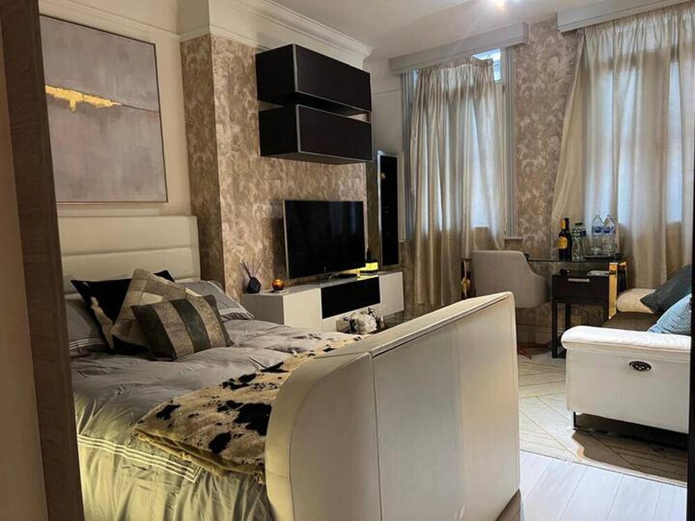 Luxury Westminster Apartment by Westminster Abbey