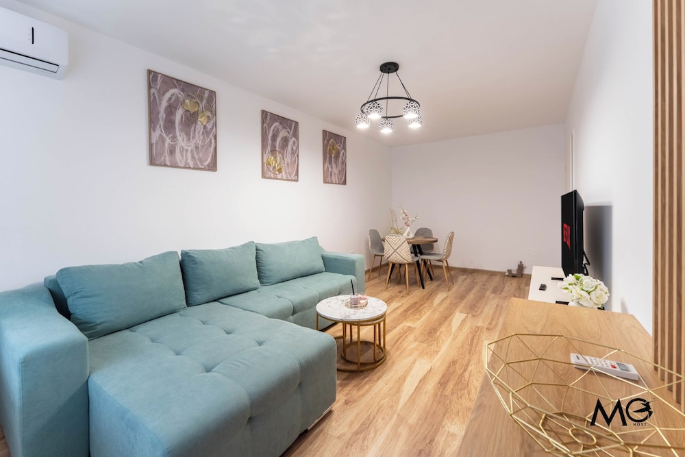 MoHost Sabina - Luxury with Balcony