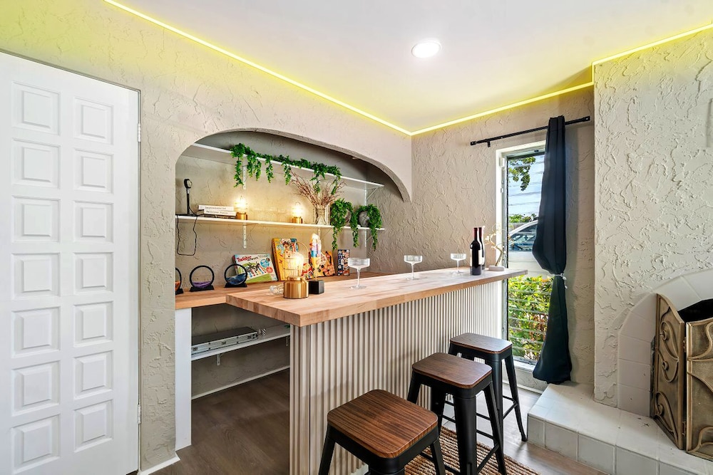 The Garden of Eden | Beautiful Villa w/ Pool & Game Room