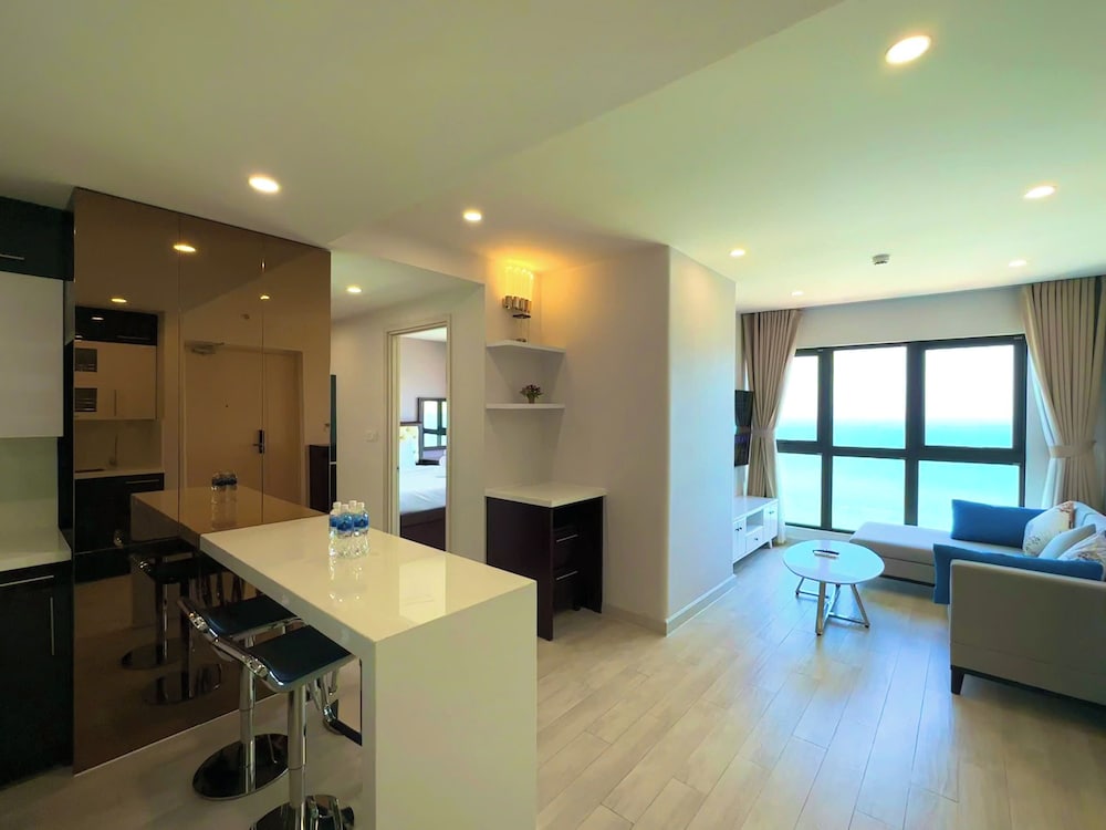 Gold Coast Balcony Serviced Apartment