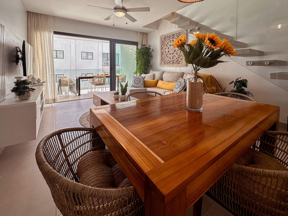 Fantastic Beach Penthouse With Rooftop BBQ