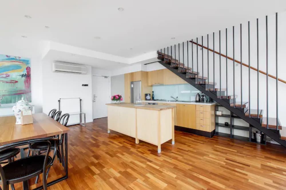 Incredible City Views in Convenient CBD Apartment