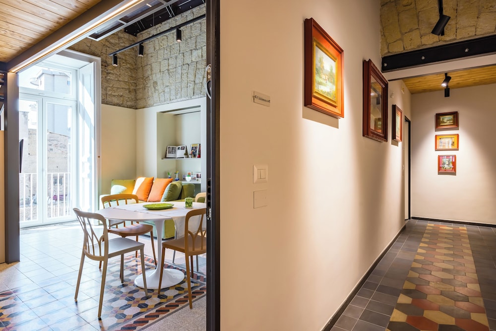 La Pinacoteca Aparthotel by NapoliApartments