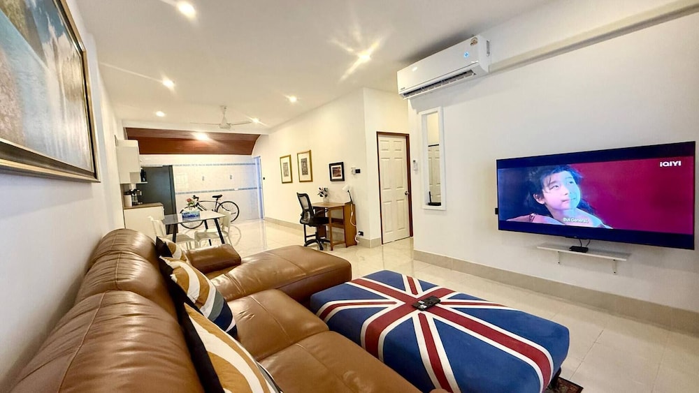 Valley 41 - 2 bdr Private Villa Near Phuket Town