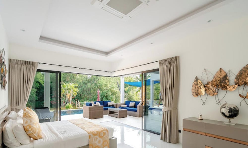 An Exceptional Luxury Villa Offering Amazing Lake View and Refined Living