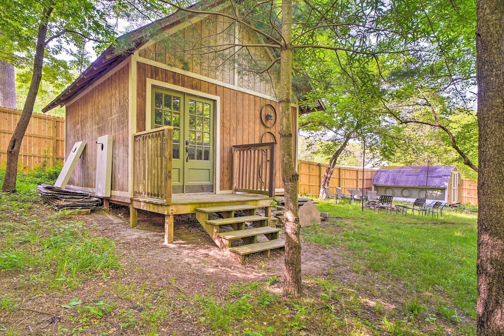Gatlinburg Cabin w/ Indoor Hot Tub & Game Room! view 2